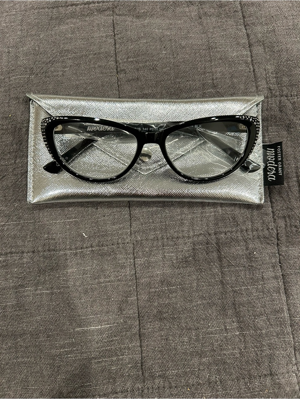 Foster Grant-Darla Black Cat-Eye Glasses with Silver Case +1.00